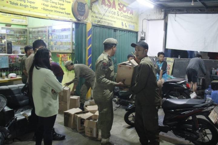 Satpol PP Kota Tangerang Amankan Ratusan Botol Miras