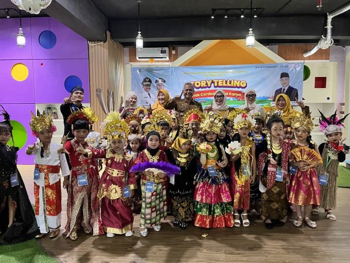 Perpusda Tangerang Gelar Fashion Show Kartini untuk Anak
