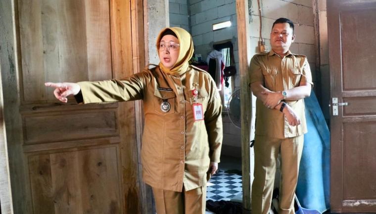 Wabup Intan Tinjau RTLH, Pemkab Percepat Perbaikan Hunian Warga