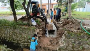 Pemkot Tangerang Bangun Drainase Silang di Grand Duta Periuk
