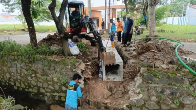 Pemkot Tangerang Bangun Drainase Silang di Grand Duta Periuk