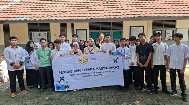 Dosen Universitas Pamulang Gelar PKM Penguatan Modal Digital bagi Siswa SMAS IMTEK Pagedangan