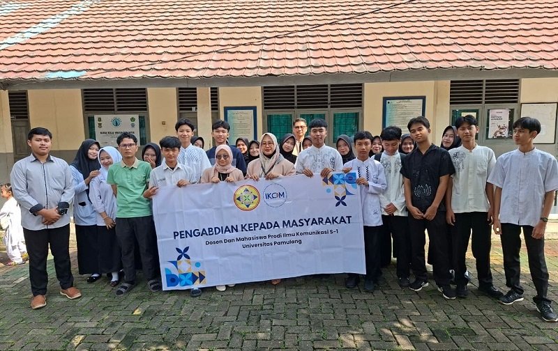Dosen Universitas Pamulang Gelar PKM Penguatan Modal Digital bagi Siswa SMAS IMTEK Pagedangan