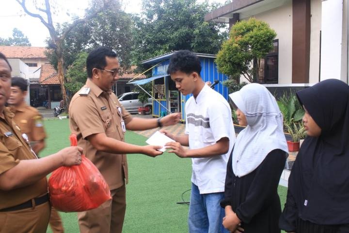 Hasil Bank Sampah Bantu Percepatan Penurunan Stunting di Jatiuwung