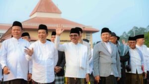 Ribuan Warga Meriahkan Jalan Sehat Sarungan