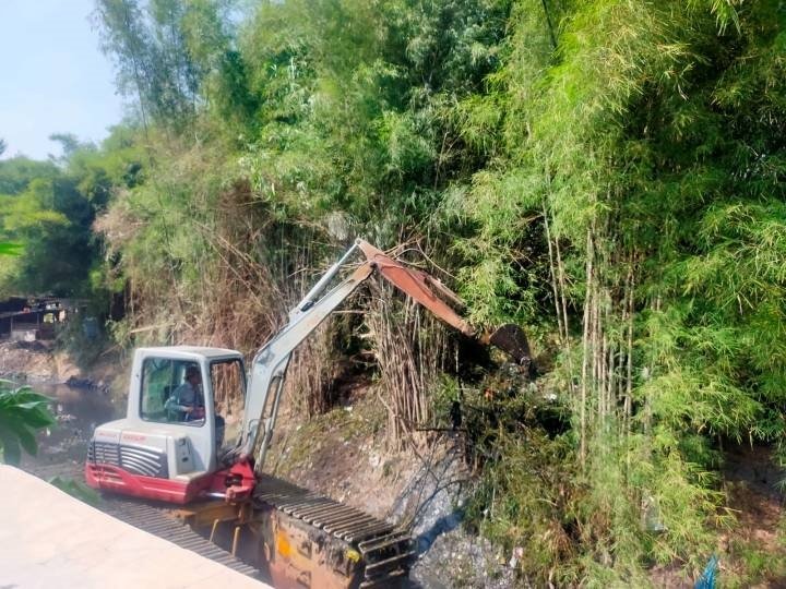 Manfaatkan Musim Kemarau, Pemkot Tangerang Percepat Normalisasi Saluran Air di Puri Beta 1