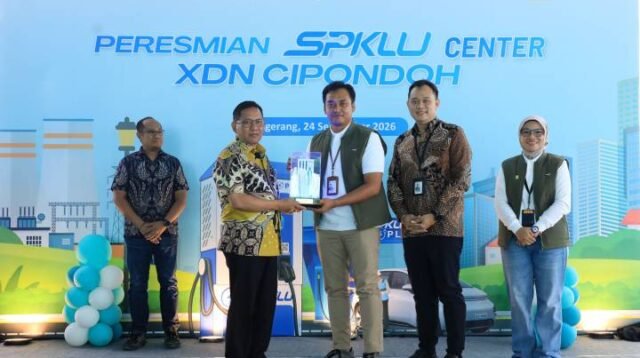 Herman Suwarman Resmikan SPKLU Center di Cipondoh