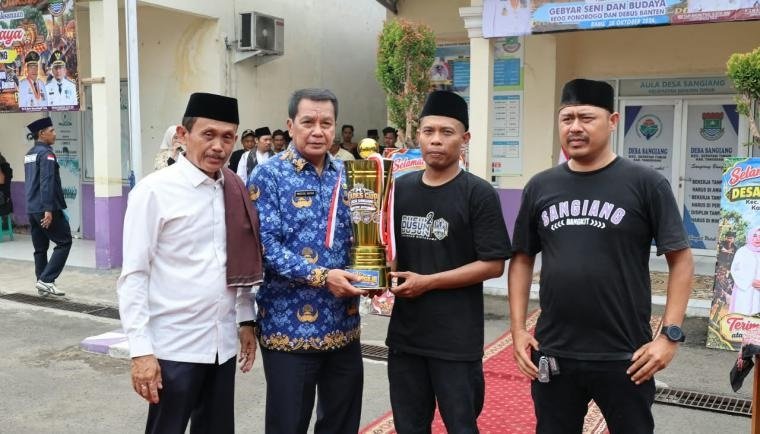 Bupati Tangerang Buka Gebyar Seni Budaya, Tinjau Jembatan di Sepatan Timur
