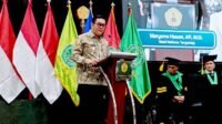 Maryono Ajak Wisudawan UNIS Tangerang Terus Belajar dan Berani Berkarya
